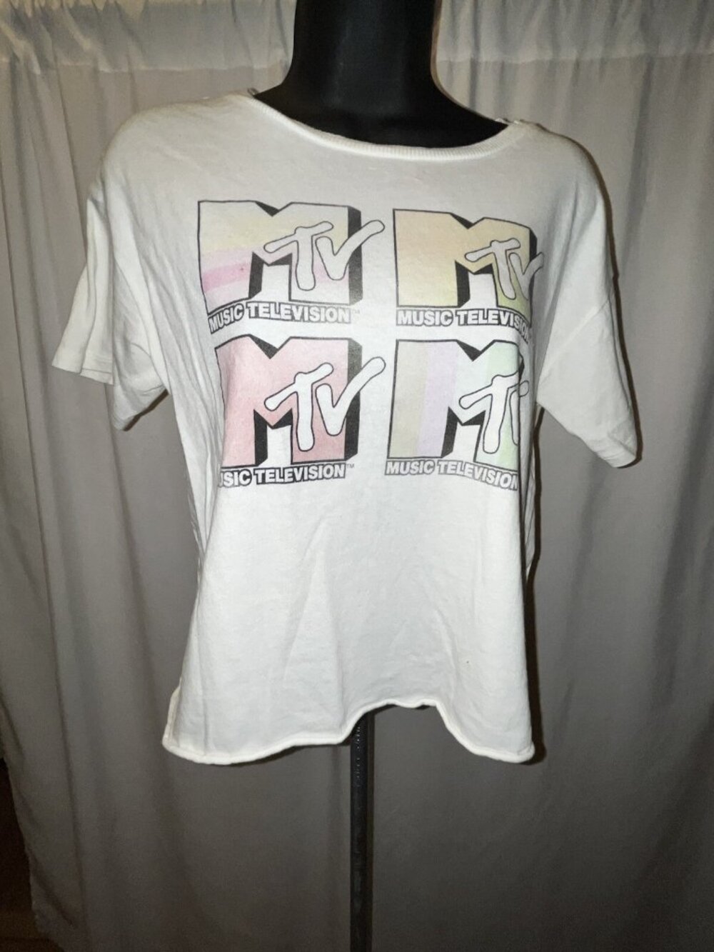 MTV American Eagle T Shirt Women XS  Retro Music Television Off White
